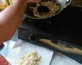 Foto langkah ke 6 dari resep Kue Bawang/Ladrang/Cumi-cumi.