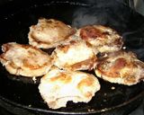 Foto del paso 2 de la receta: Chuletas de cerdo a la cerveza en disco de arado