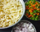 A picture of step 2 of Cheesy pasta.