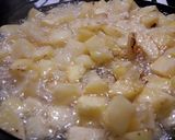 Foto del paso 2 de la receta: Tortilla de papas con jamón y queso
