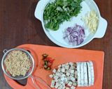 Foto langkah ke 1 dari resep Serundeng Daun Kencur.