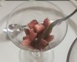 Foto del paso 4 de la receta: Copa Clásica De Frutillas Con Crema