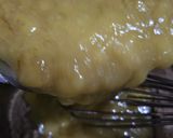Foto langkah ke 2 dari resep Choco Banana Muffin.