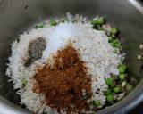 A picture of step 3 of Matar pulao.
