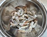 A picture of step 1 of Gambas Al Ajillo.