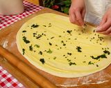 Medvehagymás pogácsa recept fázis 4 fotója