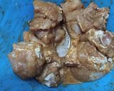 A picture of step 2 of Knorr crispy chicken.