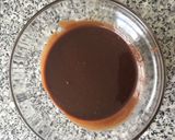 Foto del paso 1 de la receta: Pastel de chocolate envuelto en gelatina de fresas