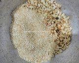 Foto langkah ke 4 dari resep Ting-Ting Kacang Wijen (Nougat Kacang Wijen).