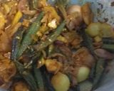 भरवा भिंडी विद अनियन बेबी (Bharwan bhindi with onion baby recipe in hindi) रेसिपी चरण 5 फोटो