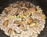 Foto del passaggio 1 della ricetta Riso fagioli e cozze