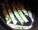 Foto del paso 3 de la receta: Talitas c/tapas de empanadas -sabor perejil en oliva🌿←(>▽<)ノ