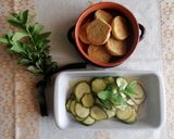 Foto del passaggio 3 della ricetta Rondelle di zucchine crude marinate, servite e conservate 🌿🌞