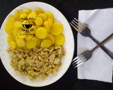 A picture of step 8 of Boiled potato with scrambled eggs.
