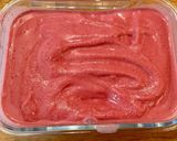 Une image de l'étape 2 de Glace légère au skyr et aux cerises noires.