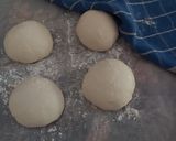 Foto langkah ke 5 dari resep Pizza Pepperoni Sourdough.