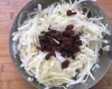 Foto del paso 2 de la receta: Coca de cebolla y sobrasada