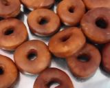 A picture of step 7 of Chocolate confetti donuts.