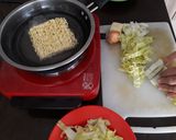 Foto langkah ke 2 dari resep Mie Goreng Simple.