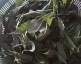 Foto langkah ke 1 dari resep Gulai Daun singkong Telur.