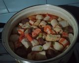 Foto langkah ke 4 dari resep SteamBoat Rasa Tomyam ala rumahan.