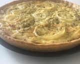 Une image de l'étape 8 de Quiche à l'oignon Végétarienne.