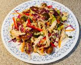 Hình bước làm 4 của món Grilled chicken breast salad (salad ức gà nướng)