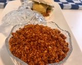 A picture of step 4 of Vada Pav Shukhi Lal Chutney or Dry Red Chutney.