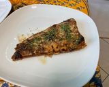 Une image de l'étape 9 de Filets de lieu, crème de poivron, abricot et ail noir.