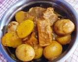 Foto langkah ke 3 dari resep Semur Kentang Tahu Telor ala betawi.