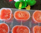 वाटरमेलन पाॅप्सिकल (watermelon popsicles recipe in Hindi) रेसिपी चरण 2 फोटो