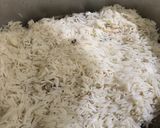 A picture of step 4 of Chicken pulao.
