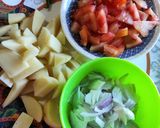 A picture of step 1 of Aloo capsicum ki sabji.