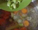 Foto langkah ke 4 dari resep Sup Belimbing Ikan Gabus.
