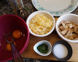 Foto del paso 2 de la receta: Tortilla francesa con pollo asado y queso, al tomillo