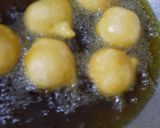A picture of step 3 of Dahi Vada.
