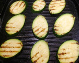 Foto del paso 2 de la receta: Lasaña de calabacín a la plancha con cheddar