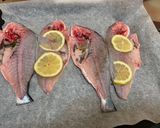 Foto del paso 2 de la receta Dorada al horno con limón