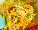 Hình bước làm 3 của món Đậu Que Vàng Xào Cà Rốt