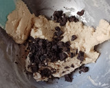 Foto del paso 5 de la receta: Mini cookies con chips de choco