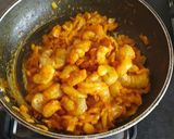 A picture of step 2 of Doi chingri prawns- bengali recipe.