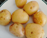 Foto del paso 1 de la receta: Ensalada templada de patata, judías y Halloumi