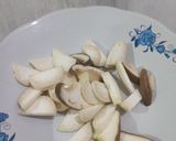 Foto langkah ke 3 dari resep Telur Dadar King Oyster.