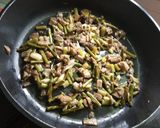 Foto del paso 2 de la receta Revuelto de espárragos
