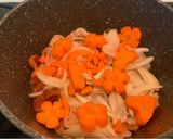 รูปขั้นตอนการทำที่ 4 ของ ผัดหมูสไลด์ กุนเชียง กับซอสเทอริยากิ