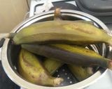 A picture of step 2 of Shallow Fried Green Bananas.