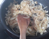 Foto del paso 1 de la receta: Hígado de ternera con cebolla caramelizada -sin azúcar-