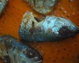 Foto langkah ke 4 dari resep Kembung Masak Pedas.
