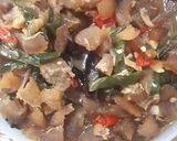 Foto langkah ke 4 dari resep Kikil Cabai Hijau.