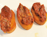 Foto del paso 2 de la receta: Pincho de Hígado de Bacalao, Tomates secos y Huevas de lumpo